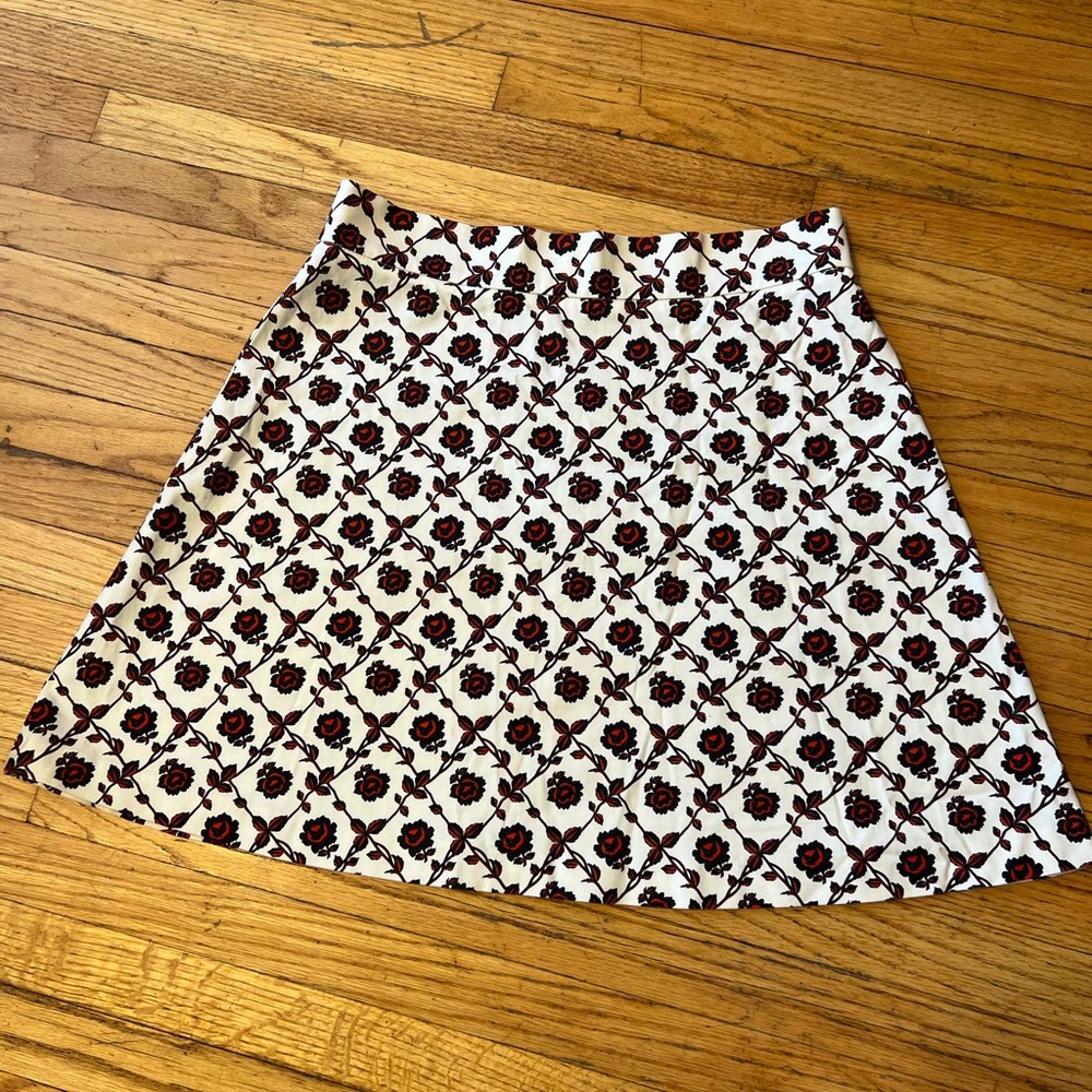 Beautiful thick Tara Jarmon cotton skirt size M
